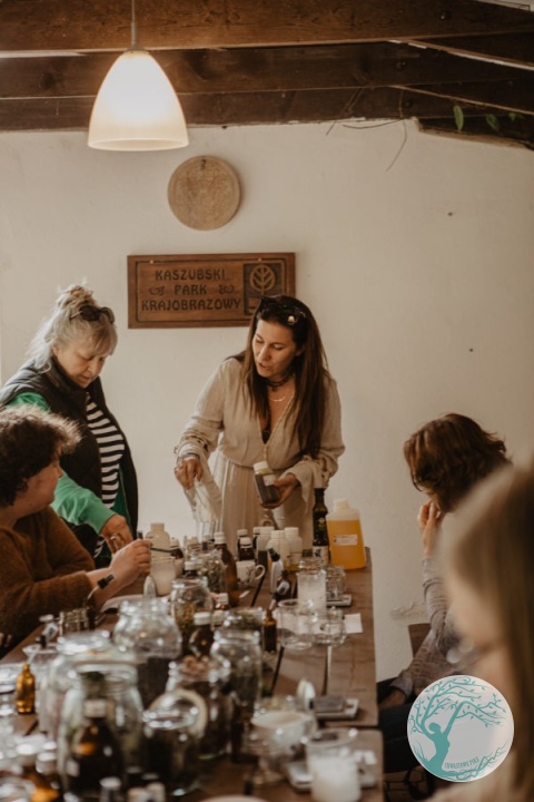 ROZSZERZONE WARSZTATY ZIELARSKO – KOSMETYCZNE