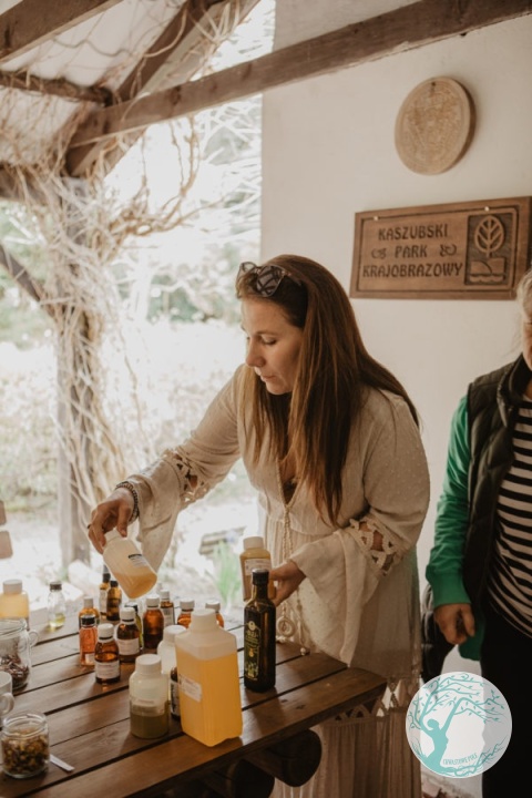 ROZSZERZONE WARSZTATY ZIELARSKO – KOSMETYCZNE