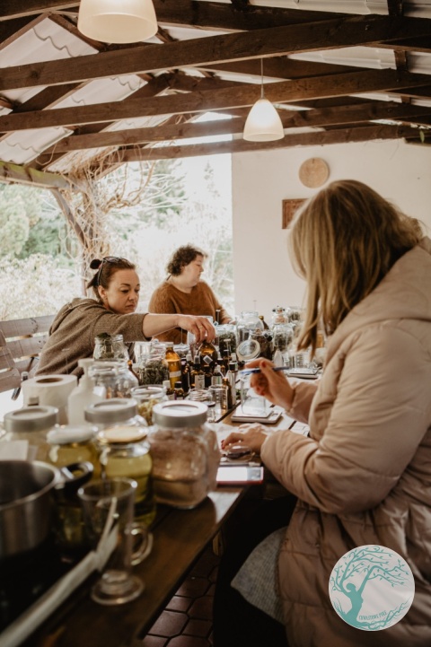 ROZSZERZONE WARSZTATY ZIELARSKO – KOSMETYCZNE