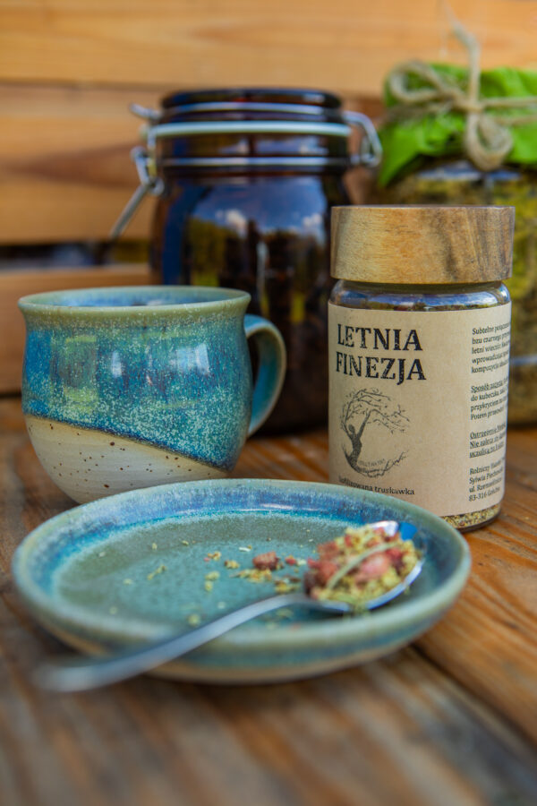 LETNIA FINEZJA -  herbata z truskawki i kwiatów bzu